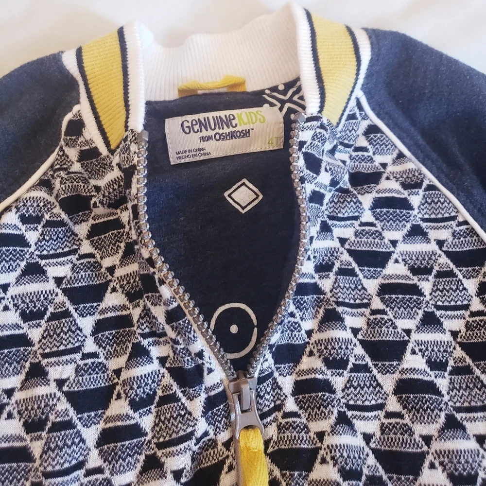 4T Boys Zip-up Sweater